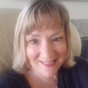 Meet your Posher, Candice